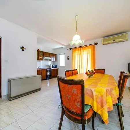 Barb - 30 M From The Sea * Postira