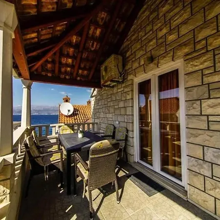 Apartment Barb - 30 M From The Sea Postira