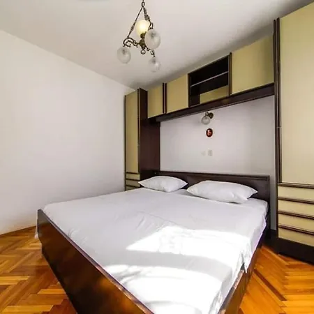 Barb - 30 M From The Sea Apartment Postira