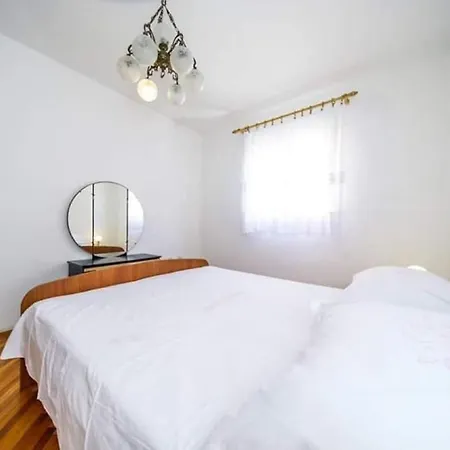 Apartment Barb - 30 M From The Sea Postira