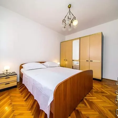 Barb - 30 M From The Sea Apartment *