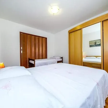 Barb - 30 M From The Sea Postira